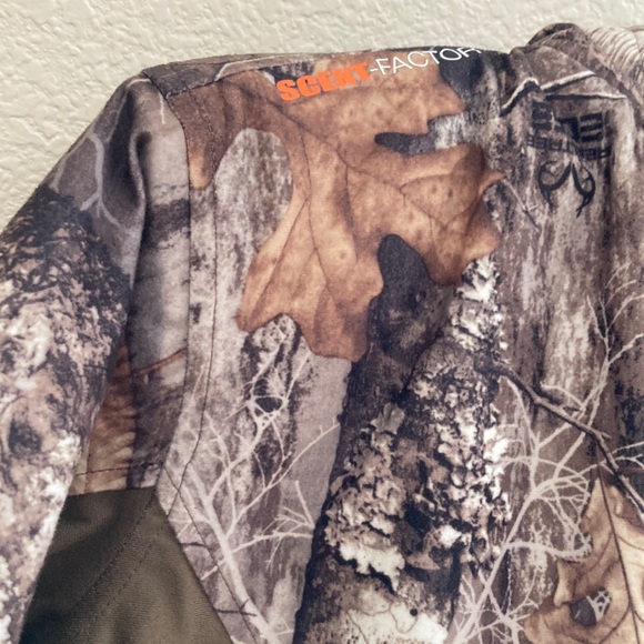 Habit Youth Cedar Branch Insulated Waterproof Bomber Jacket - Picture 3 of 11